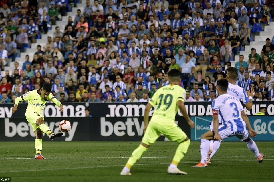Leganes 2-1 Barcelona: Cú ngược dòng ngoạn mục - 4
Ngôi sao người Brazil đã có tình huống vô lê ghi bàn đẹp mắt