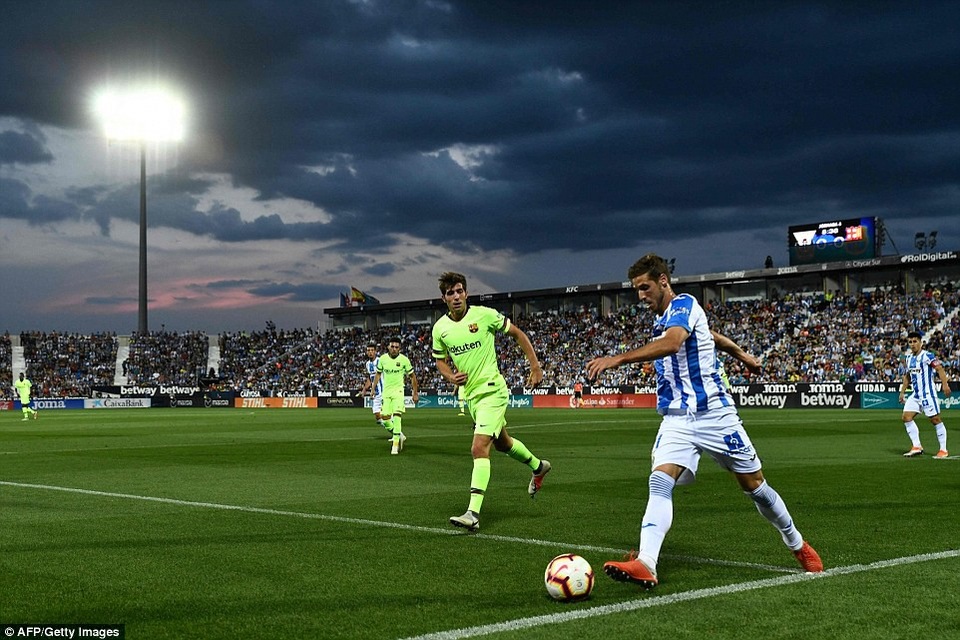 Leganes 2-1 Barcelona: Cú ngược dòng ngoạn mục - 14
Barcelona đã thất bại sốc trước một Leganes chơi phản công sắc sảo