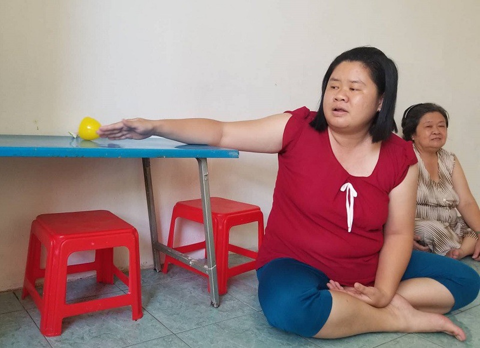 Vụ bé gái bị bỏng miệng: Gia đình trông trẻ nhận trách nhiệm - 2 Mẹ con chị Mỹ Nga thất thần khi nhắc đến tai nạn xảy ra với bé Ngân