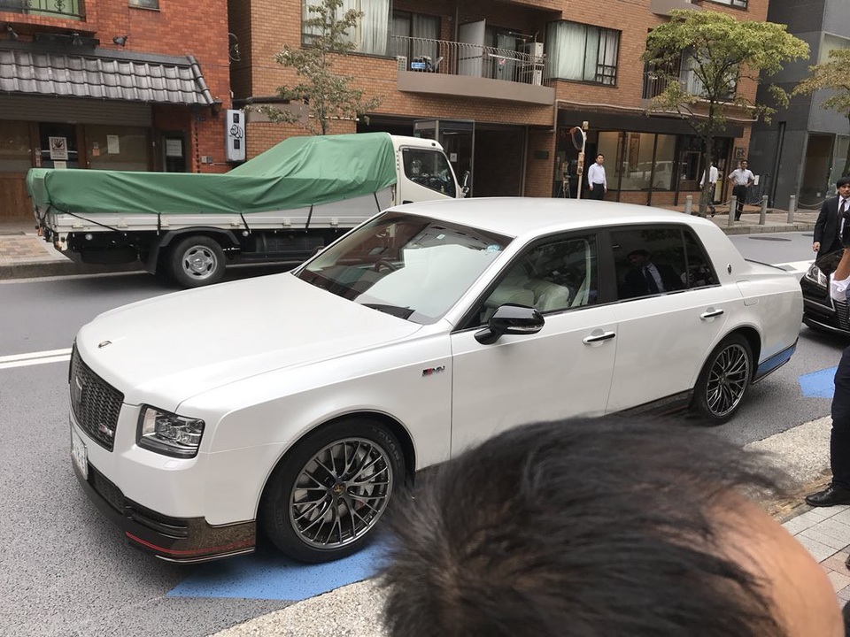 Chủ tịch tập đoàn Toyota đi xe gì? - 7 Chủ tịch tập đoàn Toyota đi xe gì? - 7