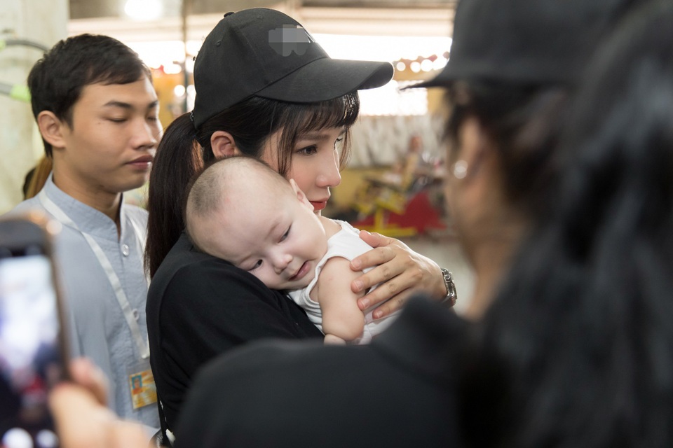 Sau khi kết hôn, Diệp Lâm Anh hoàn toàn gác lại mọi công việc của làng giải trí để chuyên tâm chăm lo cho gia đình và dưỡng thai. Bên cạnh đó cô vẫn tập trung điều hành kinh doanh ở hai miền Bắc - Nam.