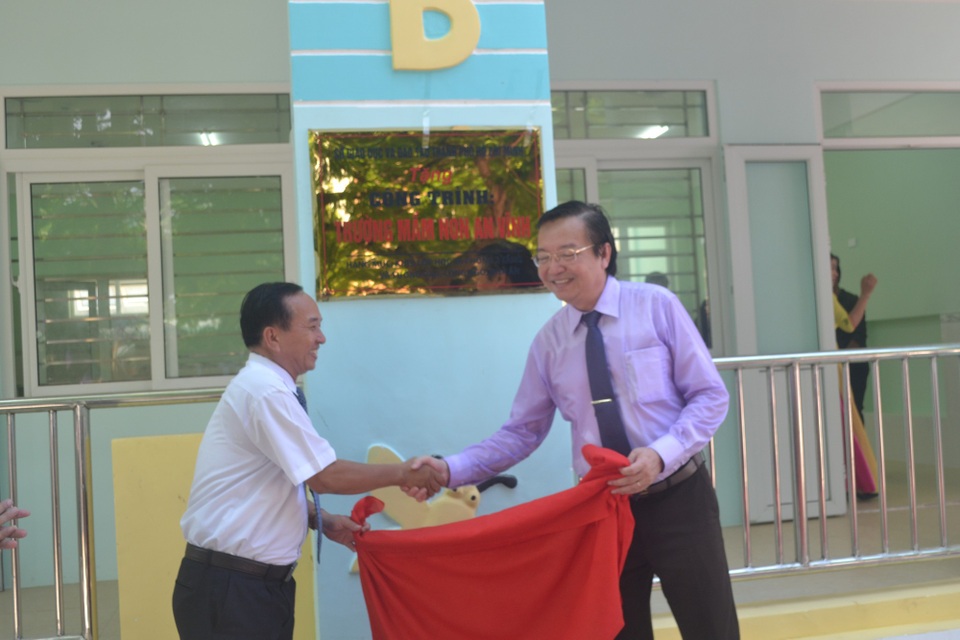 Ngành Giáo dục TPHCM xây trường cho học sinh đảo tiền tiêu - 1 Lễ bàn giao, đưa trường Mầm non An Vĩnh vào sử dụng