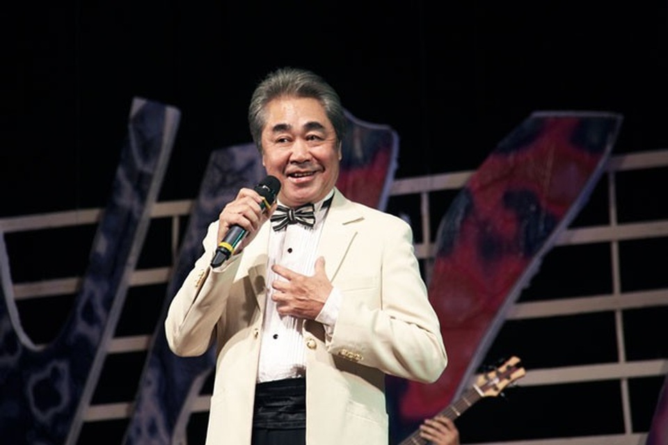 NSND Quang Thọ: “Tôi còn sức hát đến khi khán giả chán thì thôi” - 2 Ông hài hước kể lại lý do từng khai tăng 2 tuổi để đi làm thợ mỏ.