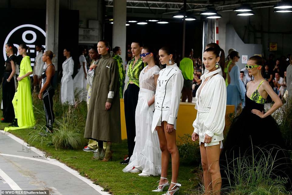 
Off-White show thành công mỹ mãn.
