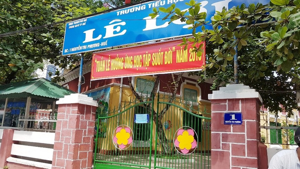 Cô giáo bắt học sinh lớp 1 ngậm bút trong miệng để giữ im lặng - 1
Trường tiểu học Lê Lợi, TP Huế.