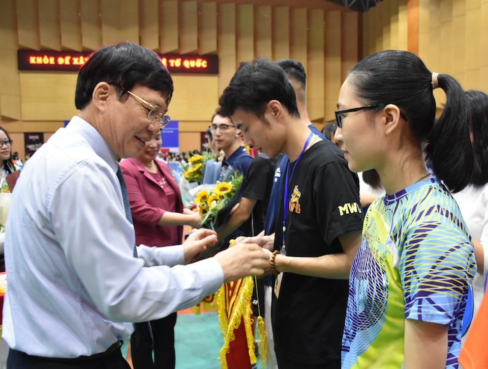 Khai mạc giải cầu lông học sinh - sinh viên tranh cúp Báo Tuổi trẻ Thủ đô 2018 - Ảnh 2. Khai mạc giải cầu lông học sinh - sinh viên tranh cúp Báo Tuổi trẻ Thủ đô 2018 - Ảnh 2.