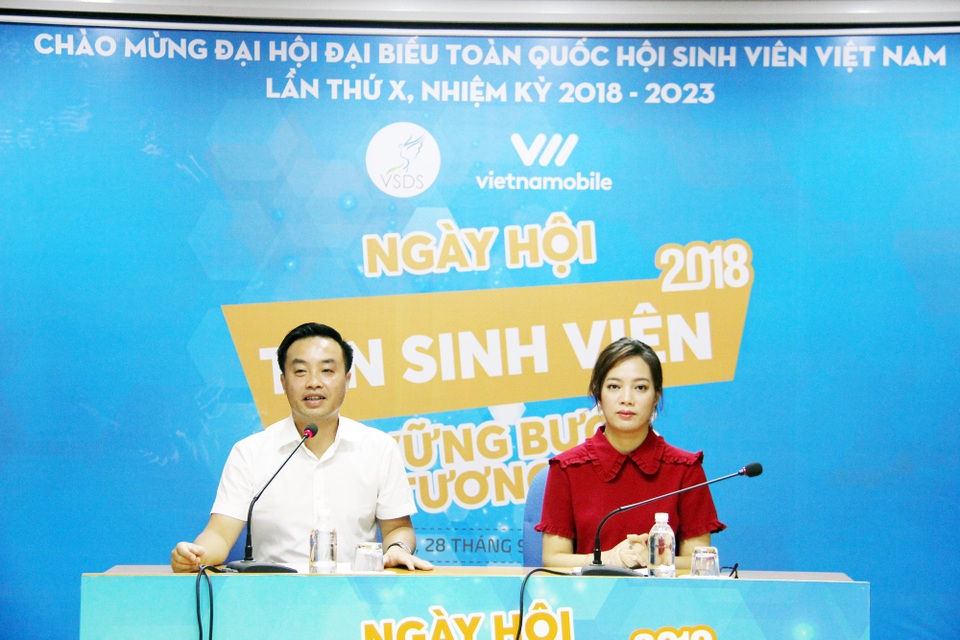 Ngày hội Tân sinh viên hoành tráng tại Hà Nội - Sài Gòn - Đà Nẵng - 1 Anh Nguyễn Thiên Tú, giám đóc VSDS cho biết, Ngày hội Tân Sinh viên năm 2018 có quy mô lớn nhất từ trước đến nay.