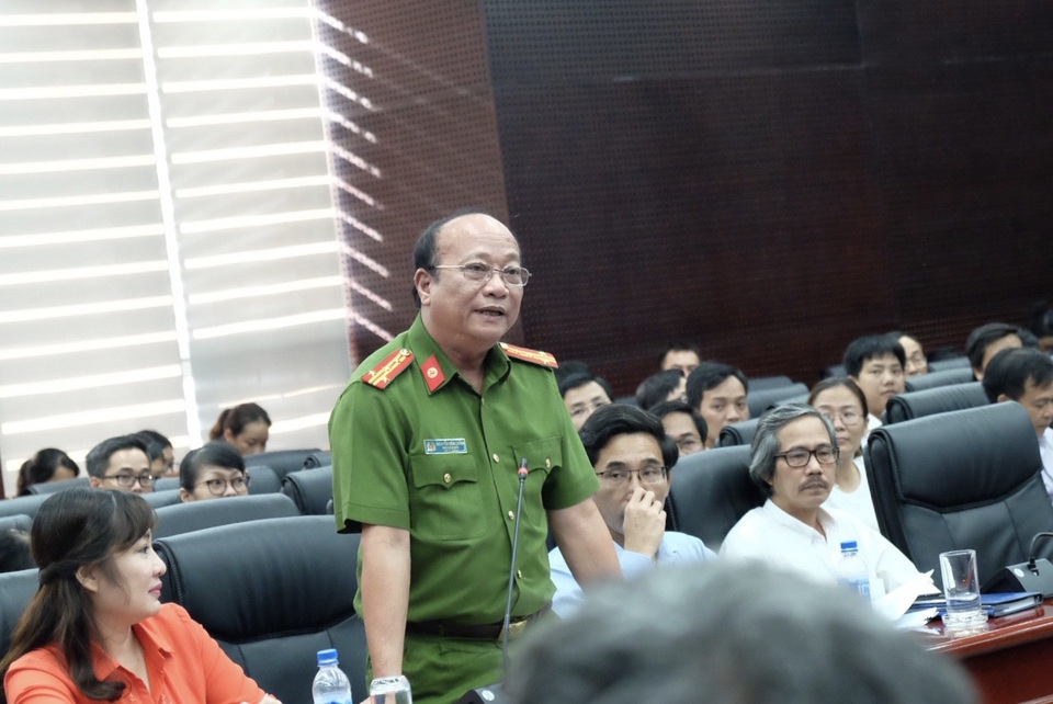 Công an Đà Nẵng thông tin tình tiết bất ngờ vụ hai mẹ con du khách tử vong - 1 Đại tá Lê Văn Chính - Phó Giám đốc Công an TP Đà Nẵng thông tin tình tiết mới trong vụ hai mẹ con du khách tử vong.