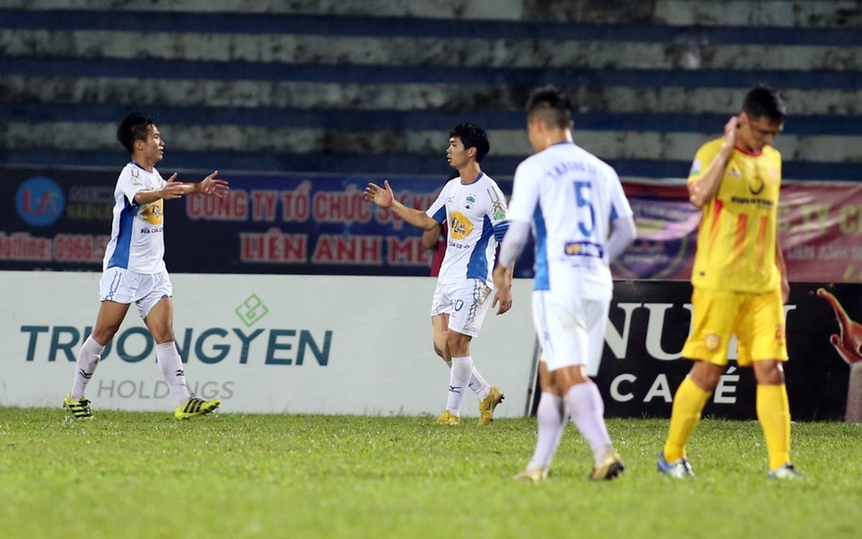 Công Phượng và Minh Vương toả sáng giúp HA Gia Lai trụ hạng V-League - 4
Công Phượng ghi bàn giúp HA Gia Lai trụ hạng thành công - Ảnh: Gia Hưng
