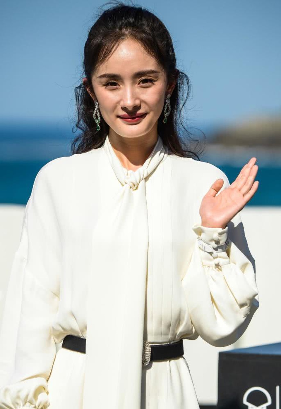 
Những bức ảnh này được phóng viên chụp tại sự kiện và chưa qua chỉnh sửa phần nào tố cáo làn da không đều màu và thiếu độ mướt của mỹ nhân của làng giải trí Hoa ngữ.
