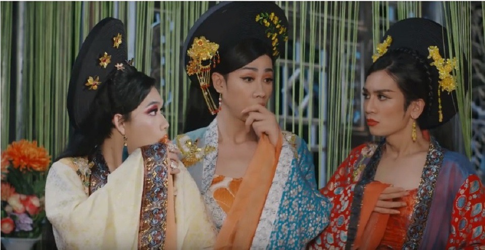 Nam Thư chính thức đối đầu BB Trần - 1 Nam Thư chính thức đối đầu BB Trần - 1