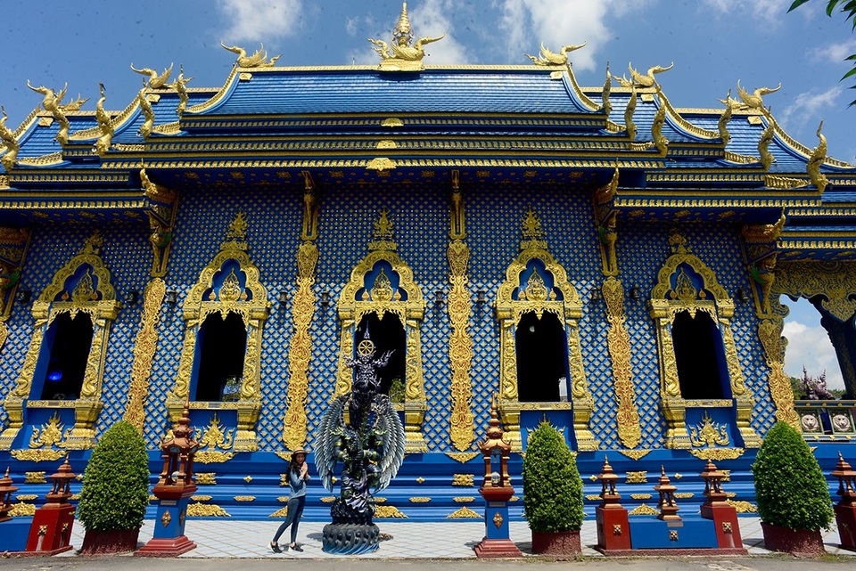 Toàn bộ công trình nằm trong khuôn viên khoảng 24.000m2.