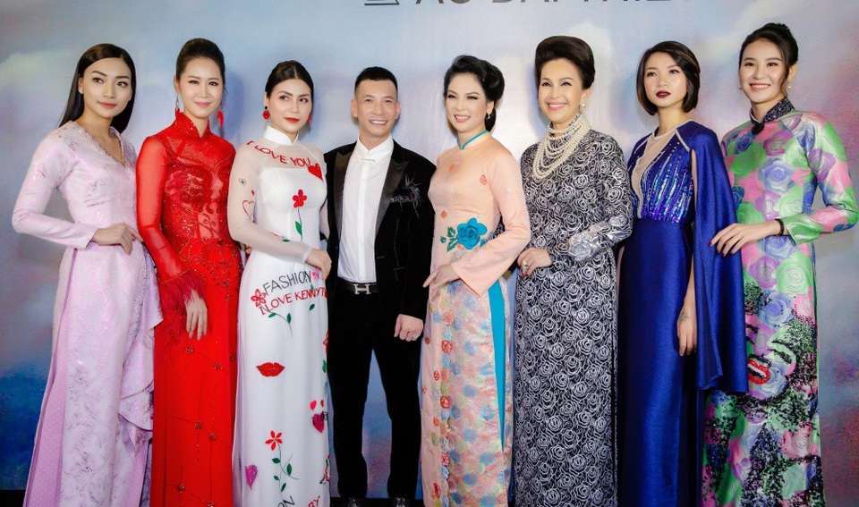 “Người đàn bà đẹp nhất Việt Nam” bất ngờ tái xuất - 4 Dù hiện tại đã ở ngưỡng tuổi trung niên nhưng thời gian dường như bỏ quên người con vùng đất nổi tiếng với câu nói “Chè Thái, gái Tuyên”.
