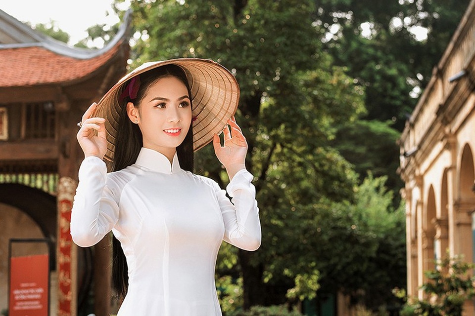 Cô gái xinh đẹp, đa tài đến từ mảnh đất Hải Phòng - 6 Quan điểm sống của Phương Anh là Hãy cứ sống chân thành & vui vẻ mọi chuyện của tương lai đã có an bài.