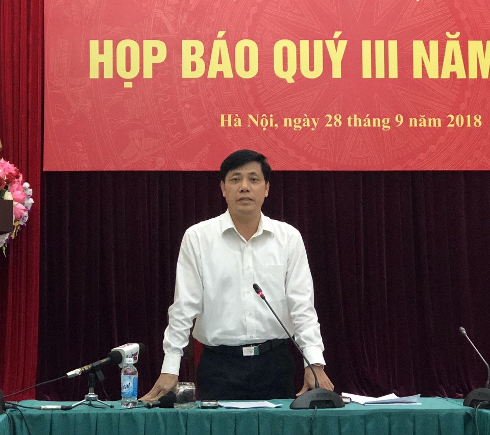 Chuyên gia Nga chưa “chốt” phương án sửa chữa mặt cầu Thăng Long - 1 Thứ trưởng Bộ GTVT Nguyễn Ngọc Đông