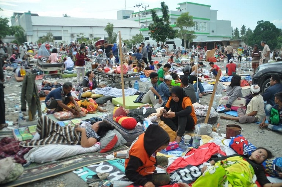 Động đất, sóng thần tấn công Indonesia, thi thể rải rác bờ biển - 9
Giới chức địa phương cho biết, lực lượng cứu hộ đã được triển khai tới Sulawesi vào sáng nay. Người dân bắt đầu được sơ tán đến nơi an toàn và được khuyến cáo tiếp tục nâng cao cảnh giác vì có thể vẫn còn các dư chấn mạnh.
