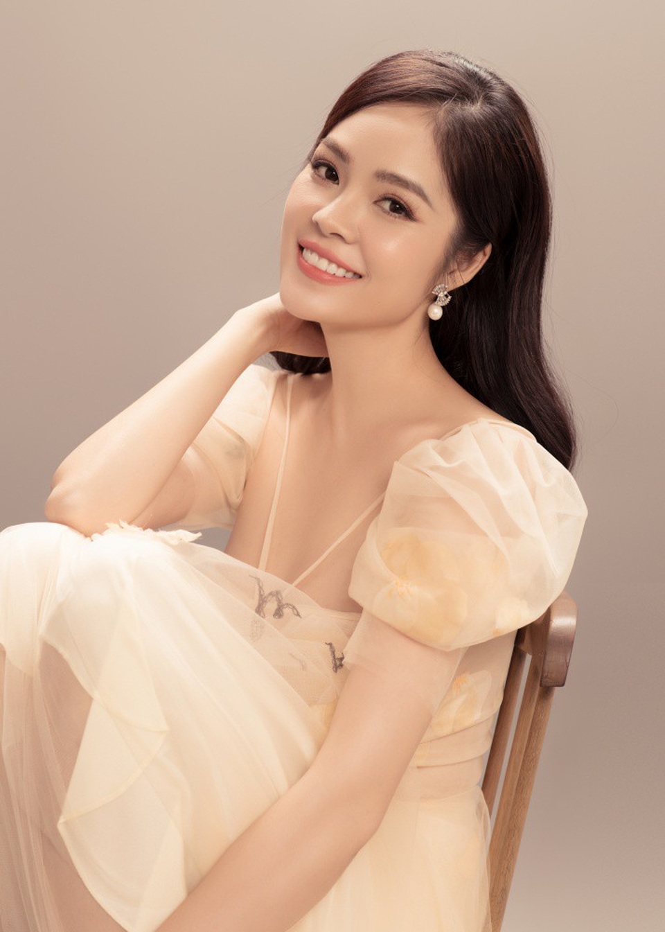 Diễn viên hi vọng, với những cố gắng của bản thân cô, cuộc sống của cô và con nhỏ sẽ ngày một ổn định, không phải lo nghĩ nhiều.