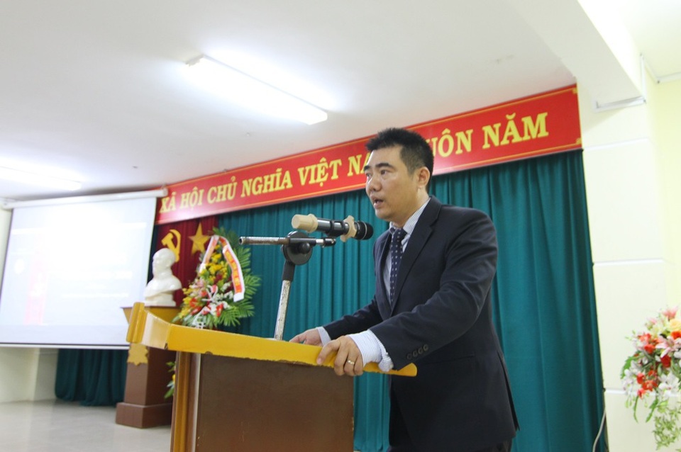 Cho tân sinh viên đi tham quan nhà xưởng, doanh nghiệp để tiếp cận nghề sớm - 5 Ông Cung Trọng Cường, Hiệu trưởng nhà trường tâm huyết chia sẻ với sinh viên và giảng viên về định hướng nghề nghiệp ngay từ năm nhất cho các em