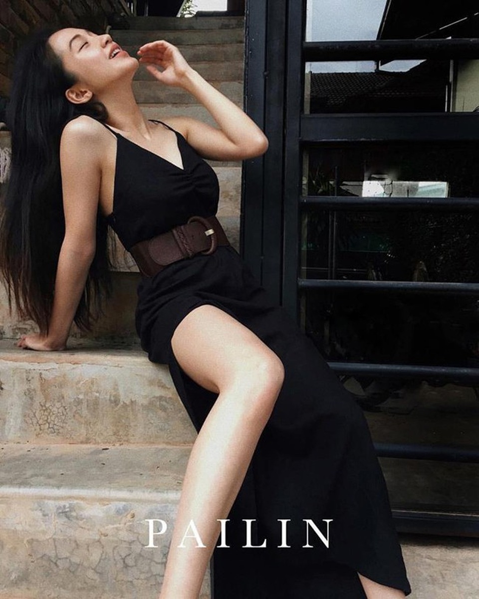 Đệ nhất hot girl Lào xinh đẹp, giàu có giờ ra sao? - 2
Cô được cộng đồng mạng Việt biết đến vào giữa năm 2016 với loạt ảnh diện đồ truyền thống.
