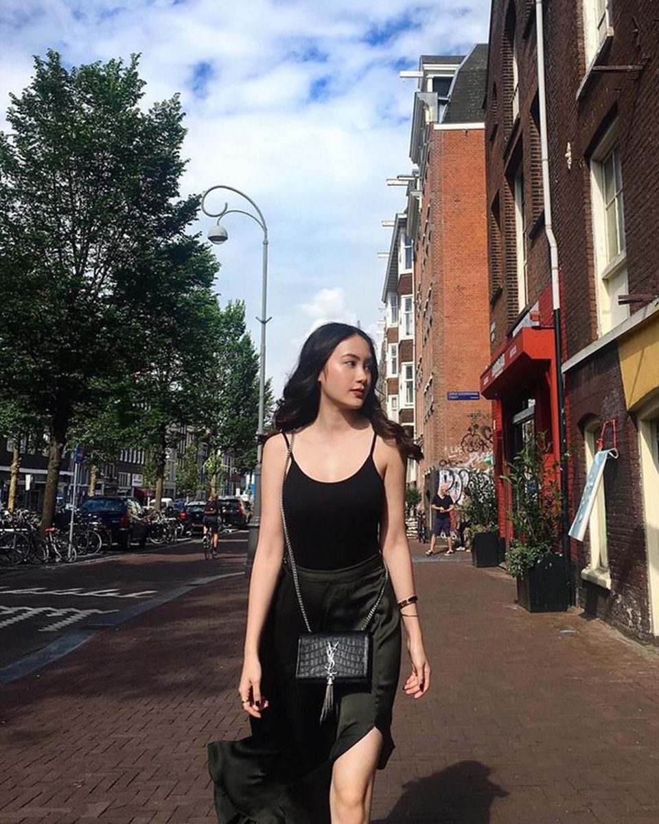 Đệ nhất hot girl Lào xinh đẹp, giàu có giờ ra sao? - 11
Không hổ danh là thiên kim tiểu thư của gia đình trâm anh thế phiệt.