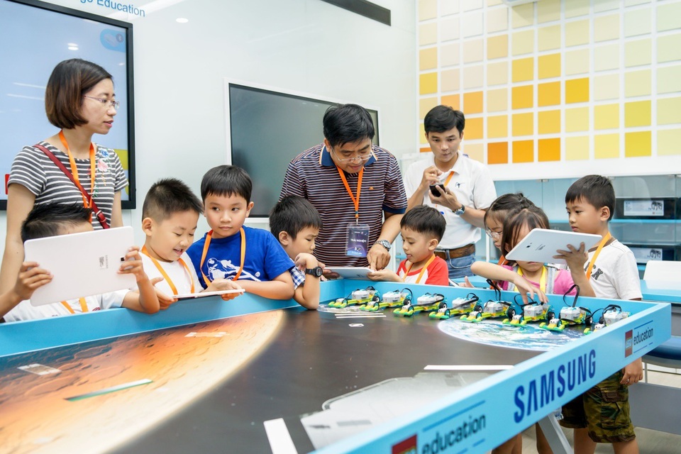 Khai phóng tiềm năng ở con bạn - “Bí kíp” dành cho phụ huynh trẻ - 8 Học viện STEM chính là khu vực được nhiều bạn nhỏ thích thú khám phá