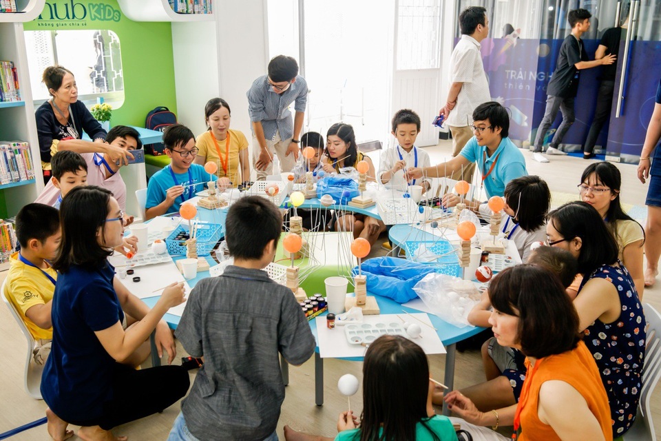 Khai phóng tiềm năng ở con bạn - “Bí kíp” dành cho phụ huynh trẻ - 5 Tại đây, các bé sẽ được tự mình sáng chế đồ chơi, những vật dụng, mô hình đơn giản gắn liền với cuộc sống hàng ngày.