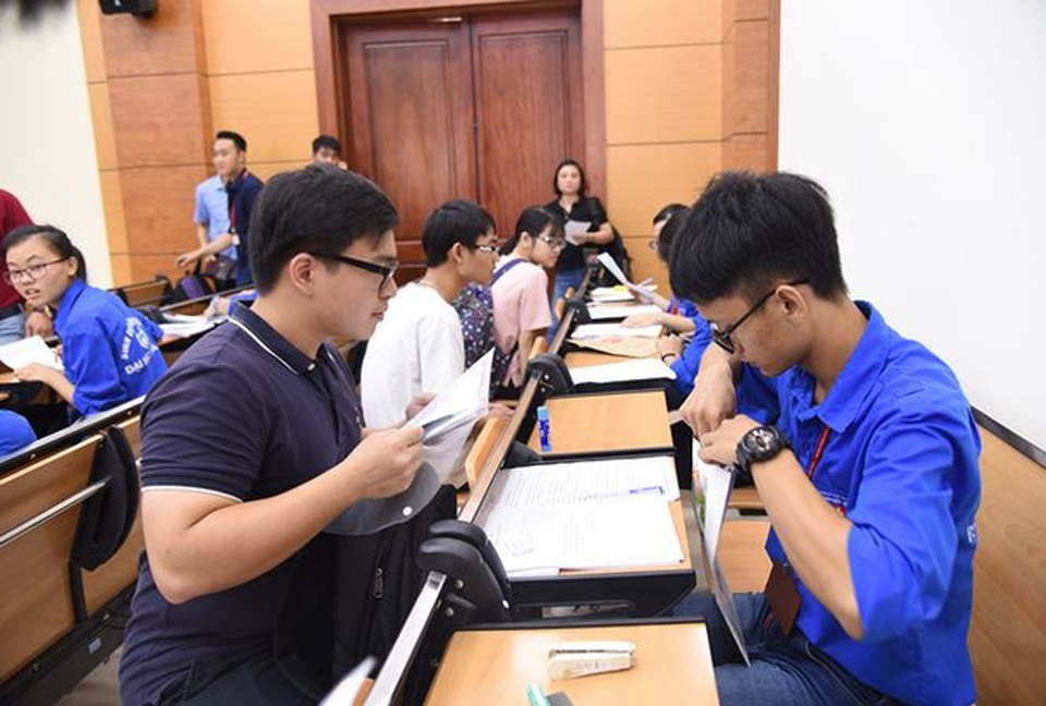 Không còn thi 2 trong 1: Các trường ĐH tuyển sinh thế nào? - 1 Tân sinh viên nhập học tại trường ĐH Y Hà Nội năm 2018. (Ảnh: Nghiêm Huê)