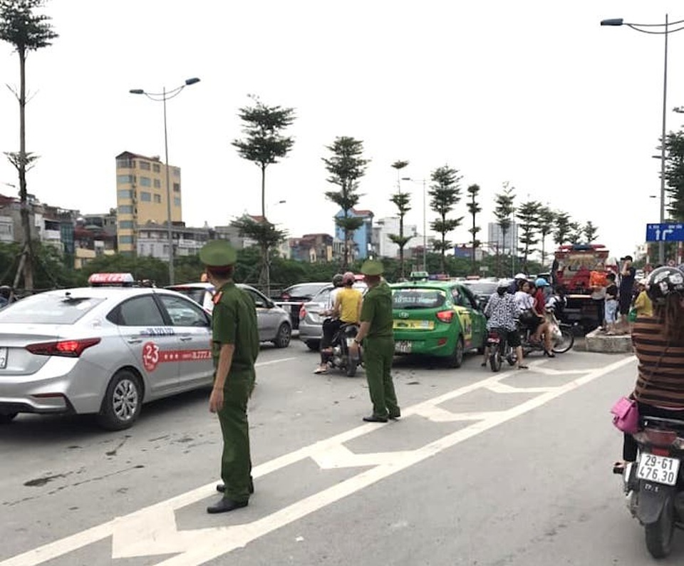 Hà Nội: Hơn 7 vạn du khách đổ về vườn thú, 21 trẻ em lạc mẹ được giao cho gia đình! - Ảnh 9. Hà Nội: Hơn 7 vạn du khách đổ về vườn thú, 21 trẻ em lạc mẹ được giao cho gia đình! - Ảnh 9.