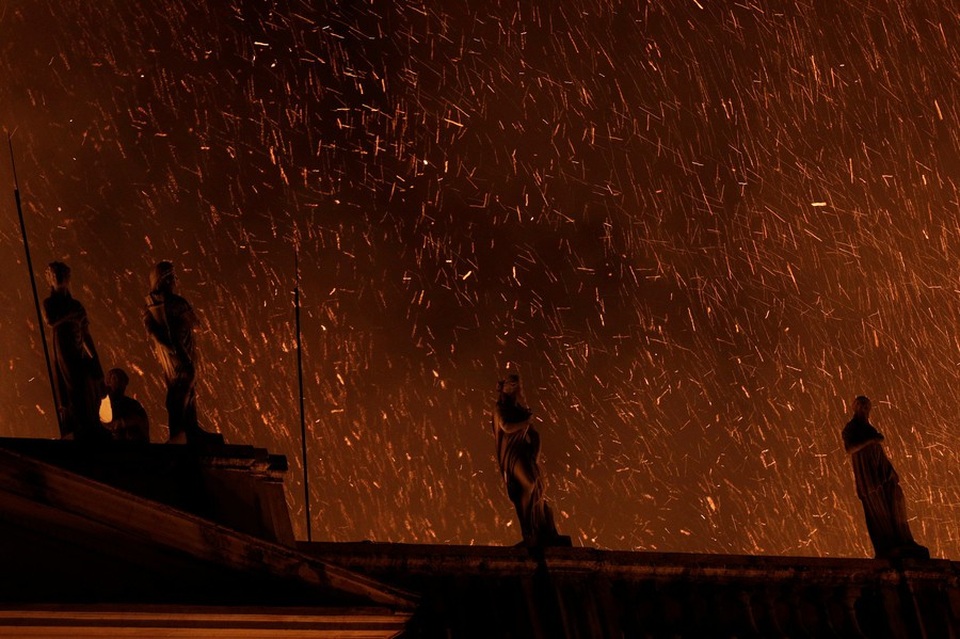 Bảo tàng quốc gia 200 năm tuổi ở Brazil chìm trong biển lửa - 11
Trước đó, các nhân viên của bảo tàng được cho là đã bày tỏ lo ngại về việc cắt giảm ngân sách cho bảo tàng và tình trạng xuống cấp của tòa nhà.