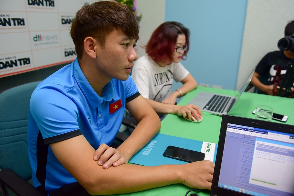 Minh Vương: "Toàn đội Olympic Việt Nam đã rơi nước mắt sau trận thua UAE" - 4
Minh Vương chia sẻ anh ngưỡng mộ tiền đạo Son Heung Min của Hàn Quốc