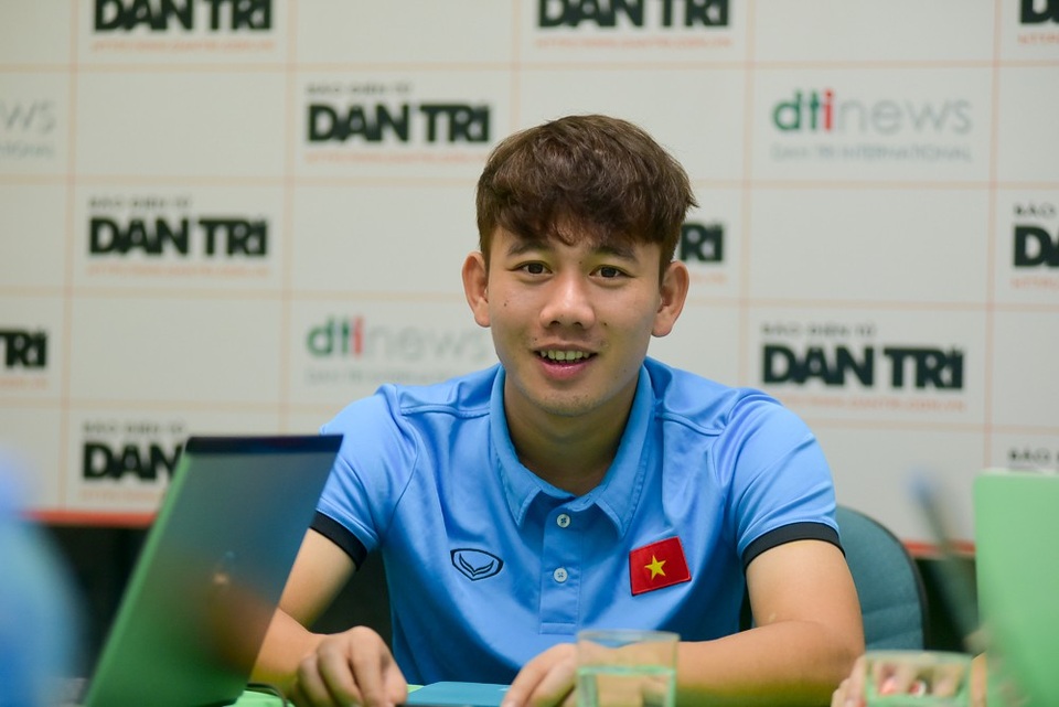 Minh Vương: "Toàn đội Olympic Việt Nam đã rơi nước mắt sau trận thua UAE" - 2 Minh Vương: "Toàn đội Olympic Việt Nam đã rơi nước mắt sau trận thua UAE" - 2