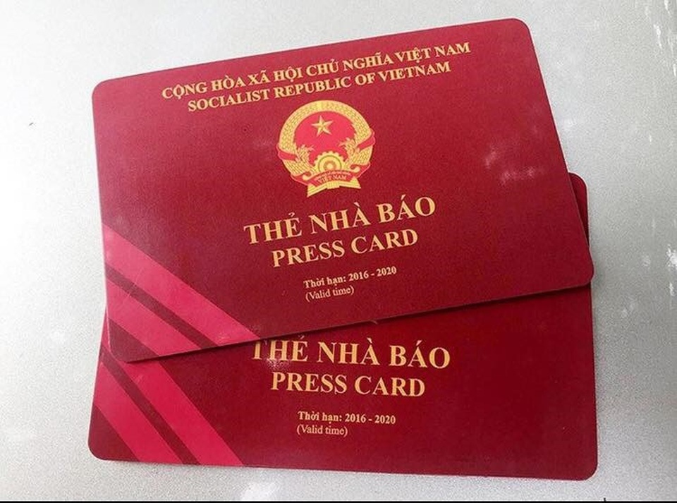 “Thẻ nhà báo” được bán với giá vỉa hè! - 2 “Thẻ nhà báo” được bán với giá vỉa hè! - 2