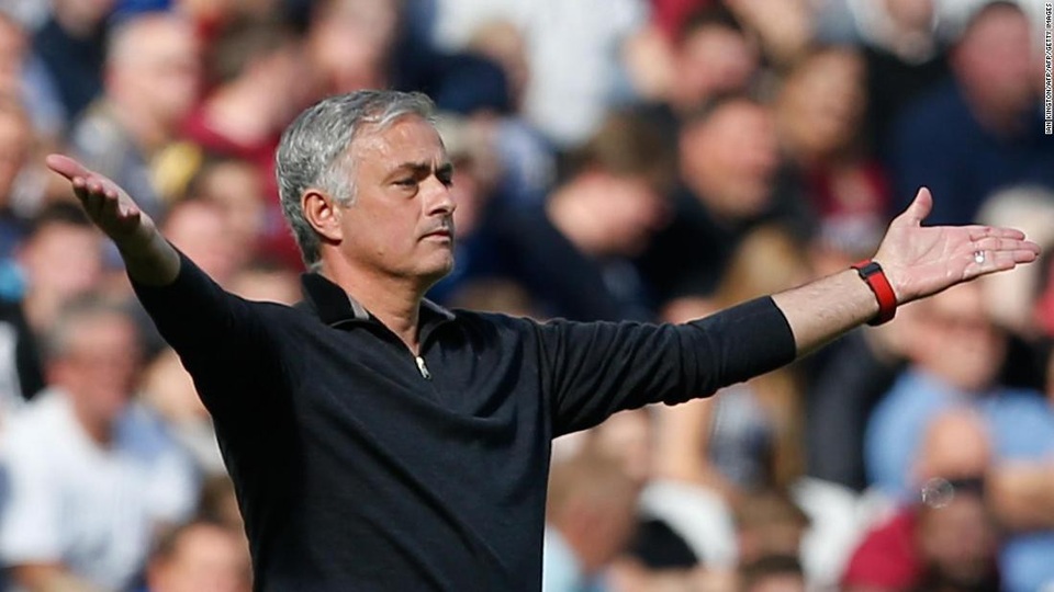 HLV Mourinho đối diện với nguy cơ cao bị sa thải - 1
HLV Mourinho có khả năng sẽ bị sa thải trong thời gian tới