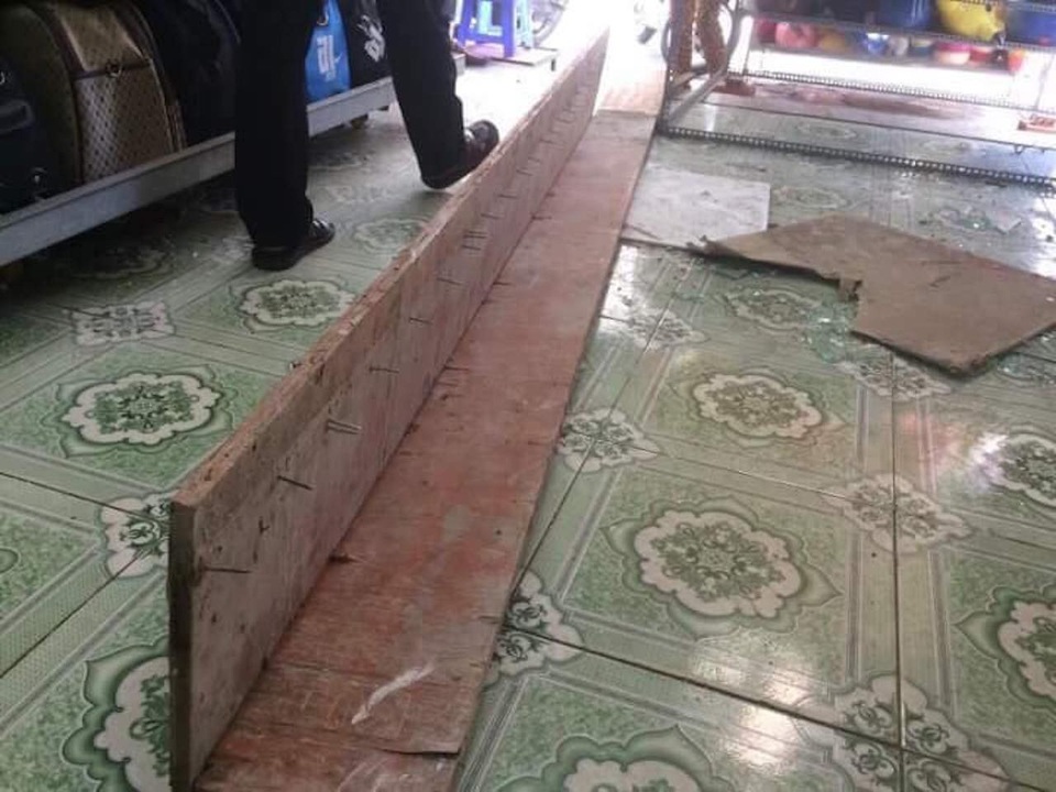 Dân nơm nớp sống bất an dưới những công trình xây dựng - 3 Dân nơm nớp sống bất an dưới những công trình xây dựng - 3