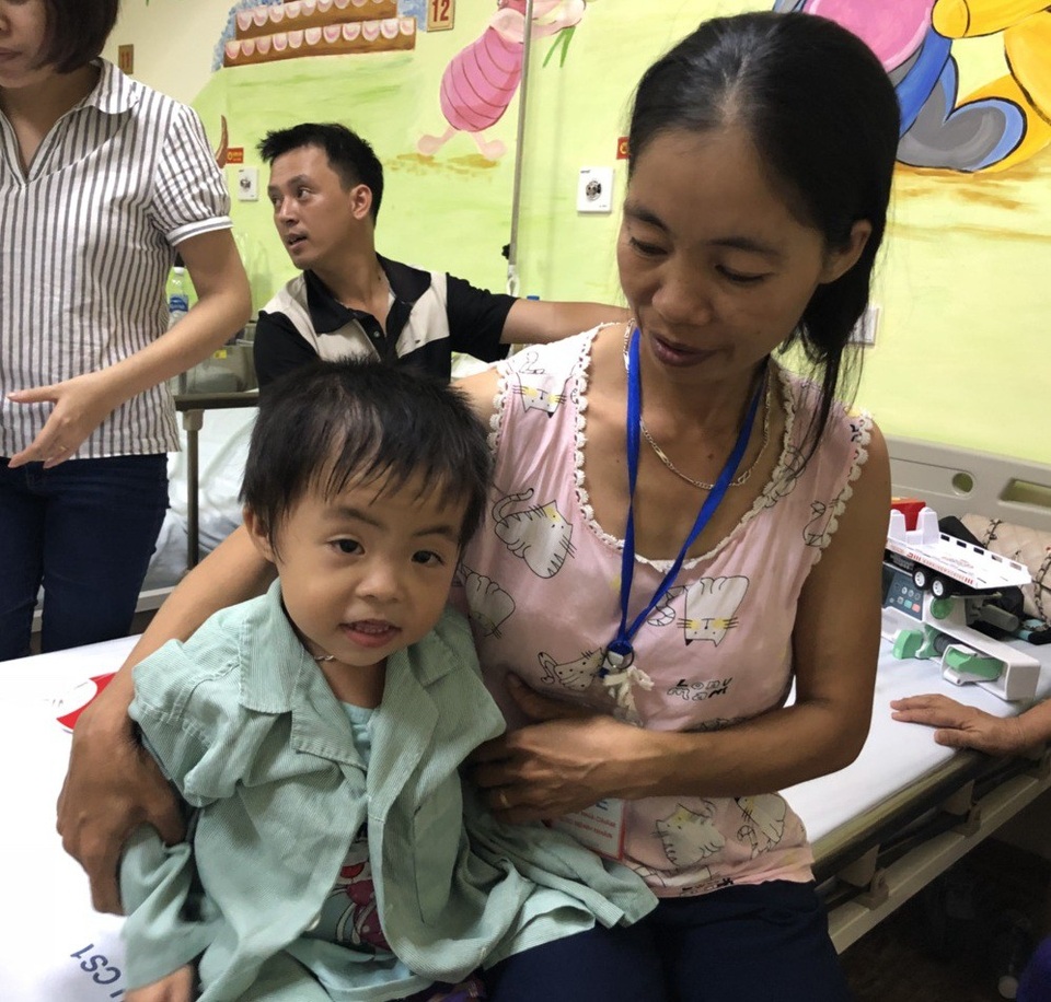 Bệnh viện Tim Hà Nội phẫu thuật miễn phí cho bé Trần Thị Như Ý - 3 Sau khi được báo điện tử thông tin, bé đã được bệnh viện Tim Hà Nội hỗ trợ toàn bộ ca mổ.
