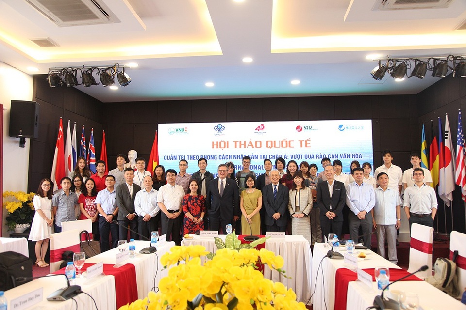 Hàng trăm sinh viên dự Hội thảo quốc tế “Vượt qua rào cản văn hóa” - 2
Các đại biểu tham dự hội thảo quốc tế