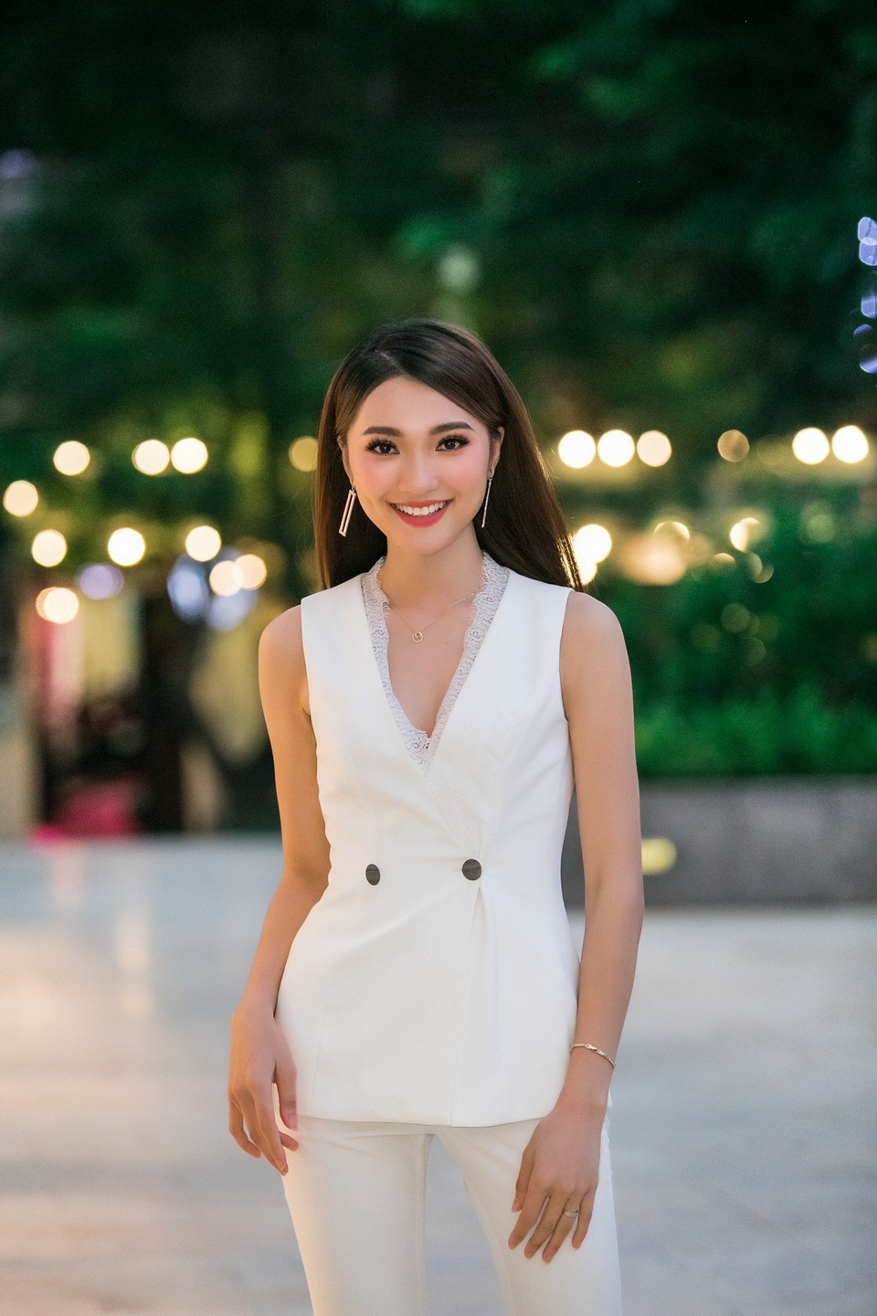 Ngọc Hân, Ngọc Anh, Ngọc Nữ đọ sắc rạng ngời - 9 Trong khi đó, Ngọc Nữ cũng sở hữu làn da trắng sáng đáng ghen tị.