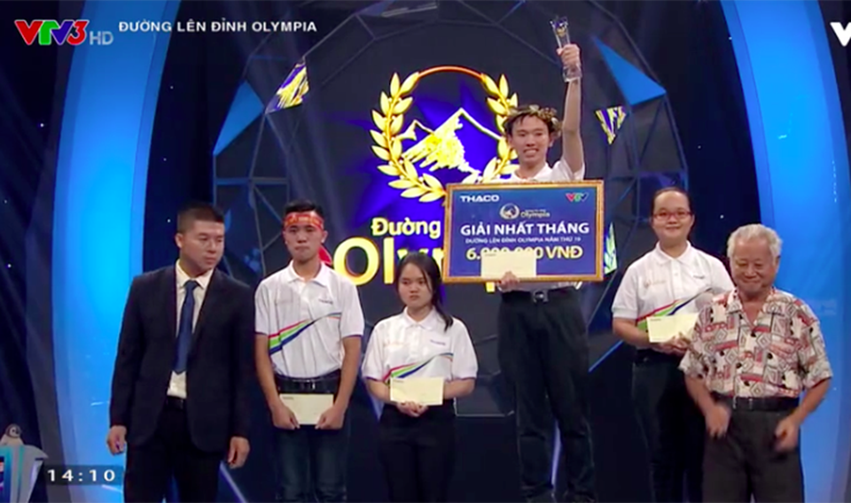 Hoàng Minh “phá dớp” không vượt qua vòng thi Tháng Olympia của trường Trần Phú - 1 Nguyễn Hoàng Minh giành vòng nguyệt quế của cuộc thi Tháng 1 Quý 1