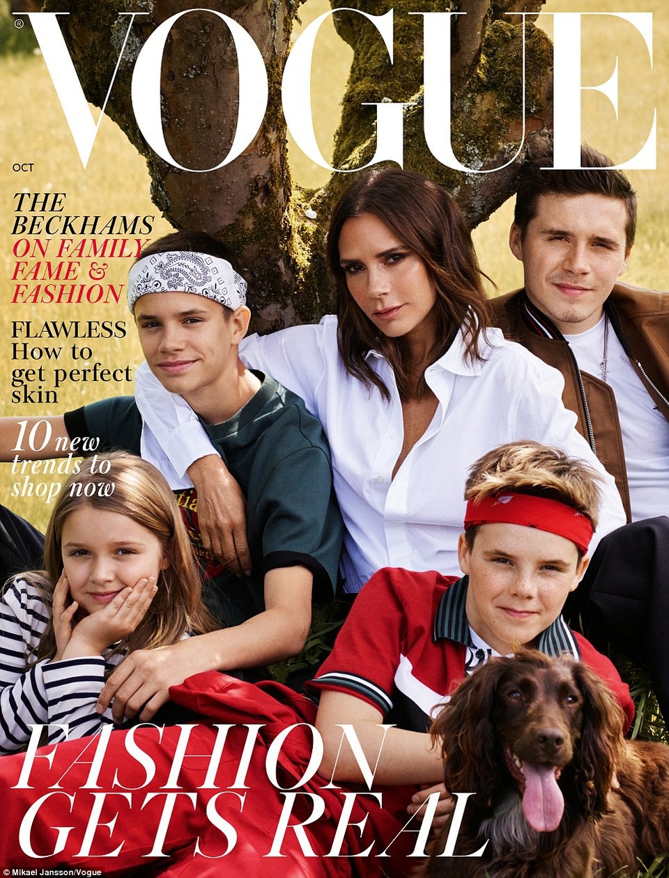 Gia đình Beckham hạnh phúc trên tạp chí Vogue - 2
Trên bìa tạp chí là nhà thiết kế Victoria Beckham và 4 đứa con đáng yêu. Vic chia sẻ: Nhiều người đã bịa đủ mọi thứ về mối quan hệ của chúng tôi trong 20 năm vì vậy David và tôi khá quen với việc bỏ qua những tin đồn vô nghĩa và tiếp tục sống như bình thường, tuy nhiên những tin đồn lại có ảnh hưởng tới những người thân của chúng tôi, điều đó thật không công bằng.