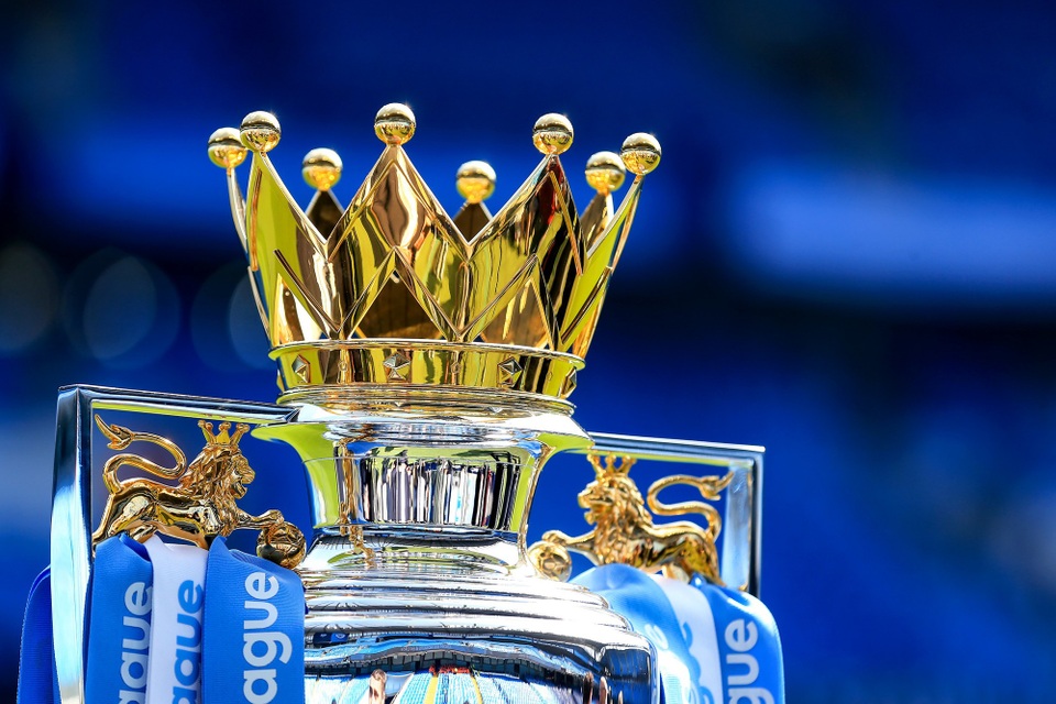 Man City diễu hành chức vô địch Premier League tại Việt Nam - 1
Chiếc Cúp được thiết kế dựa trên huy hiệu của Tam Sư kết hợp với bóng đá Anh