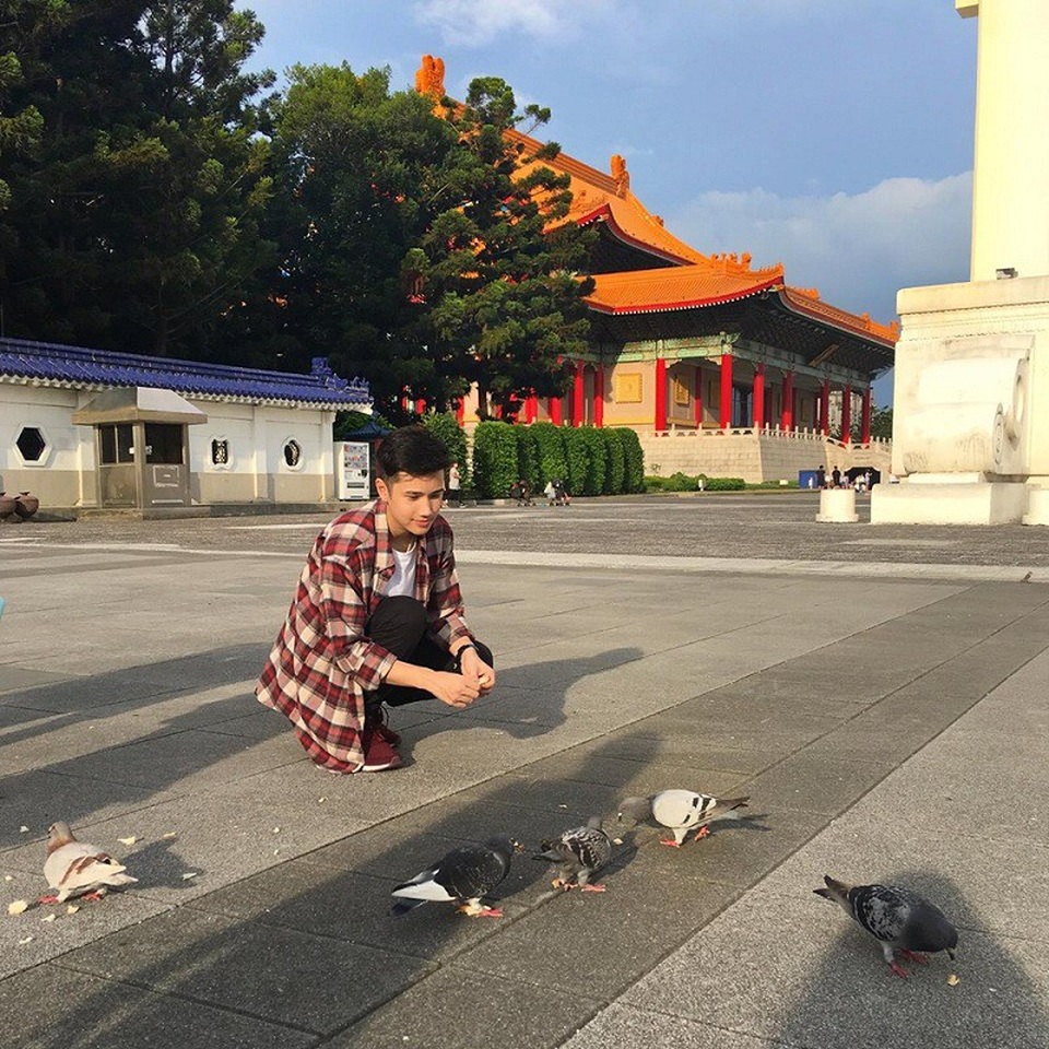 “Hot boy” trên sân Mỹ Đình được dân mạng rần rần tìm kiếm - 6