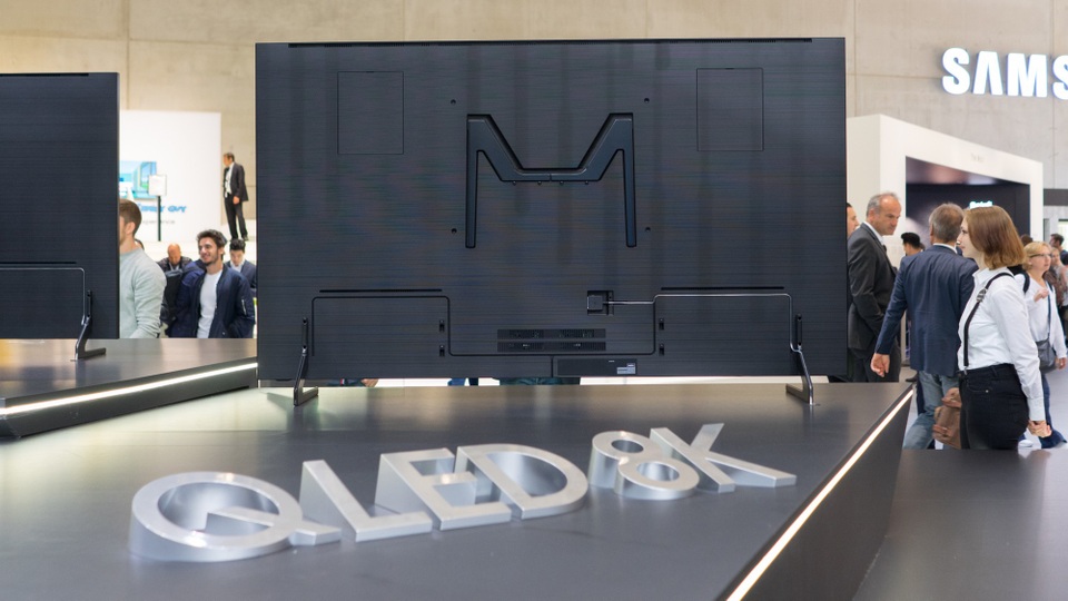 Ngắm mẫu TV QLED 8K đầu tiên tích hợp trí tuệ nhân tạo - 6 Ngắm mẫu TV QLED 8K đầu tiên tích hợp trí tuệ nhân tạo - 6