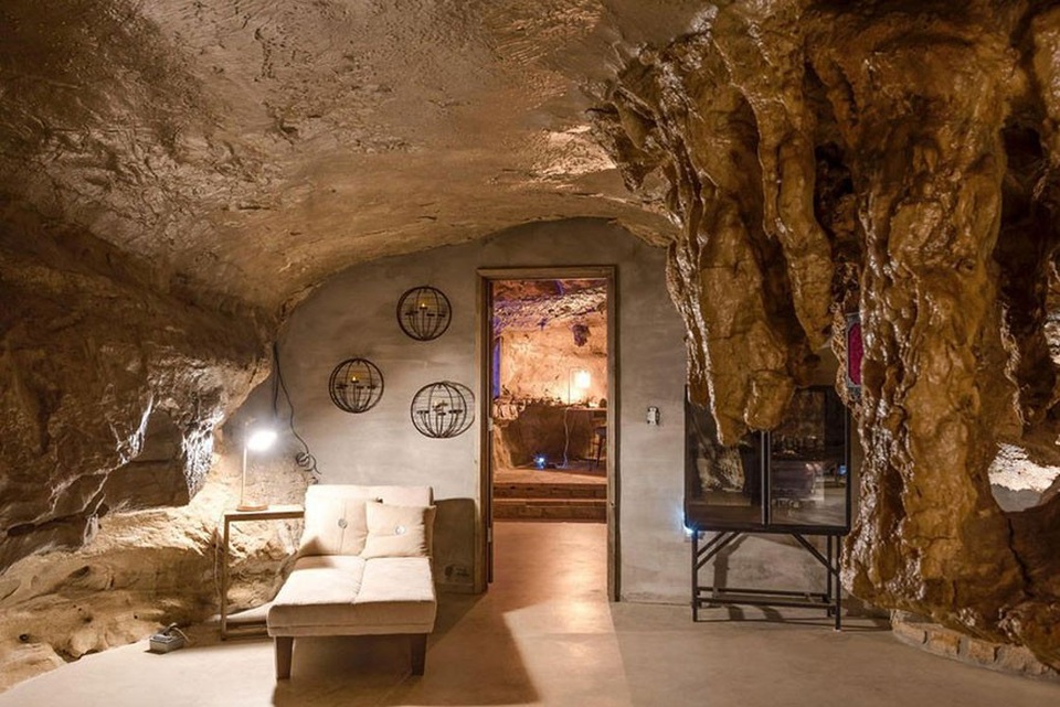 Khám phá biệt thự "triệu đô" nằm ngay trong hang động độc nhất thế giới