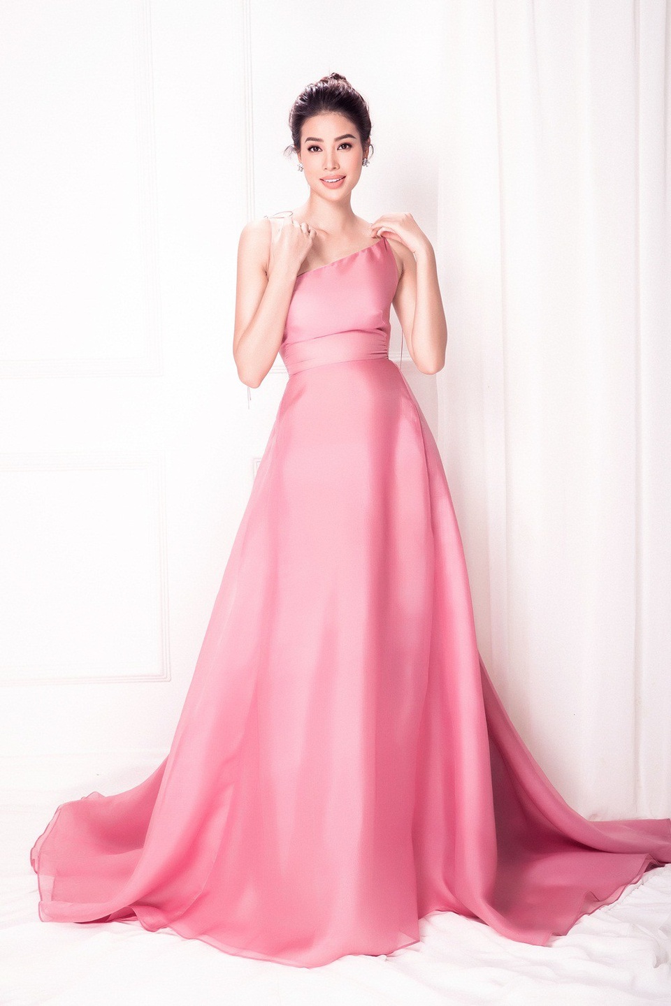 Phạm Hương âm thầm sang Mỹ điều trị bệnh tuyến giáp - 7 Cô cũng cảm ơn tất cả người hâm mộ đã đồng hành và luôn tạo điều kiện tốt nhất để có một Phạm Hương ngày hôm nay.