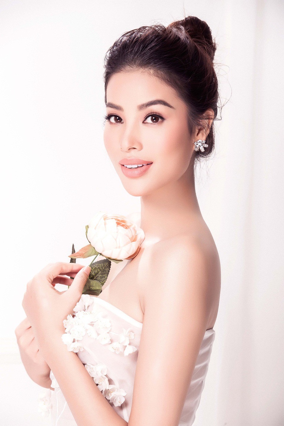 Phạm Hương âm thầm sang Mỹ điều trị bệnh tuyến giáp - 8 “Sống, suy nghĩ lạc quan và hành động tích cực mỗi ngày...” đó là phương châm mà Phạm Hương luôn theo đuổi.