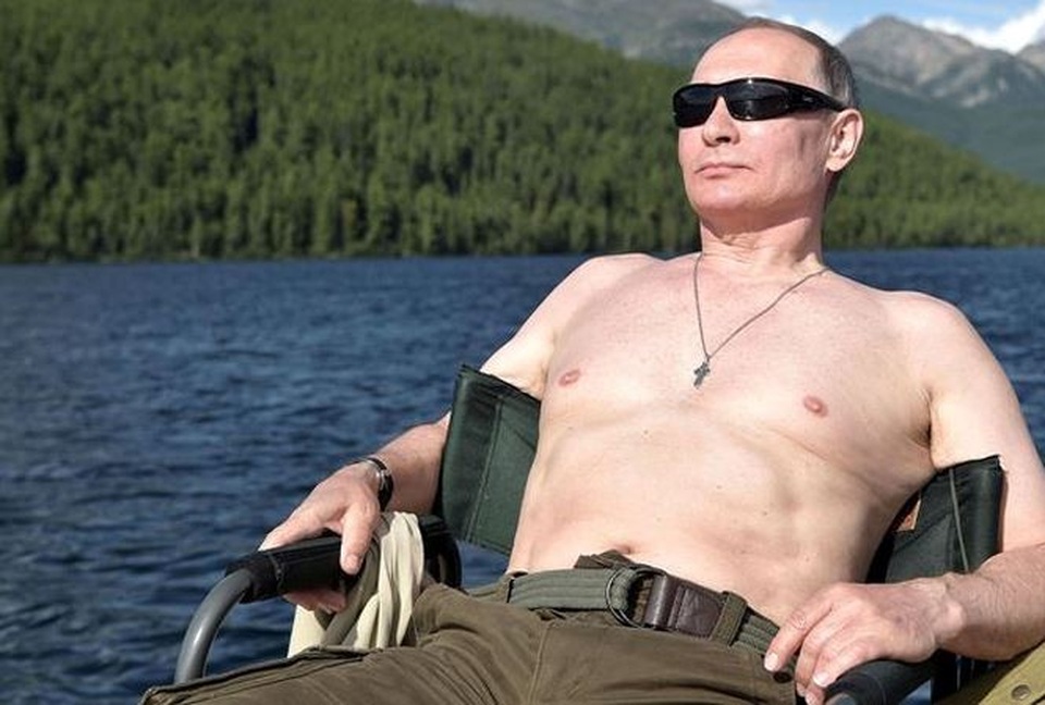 65 tuổi, Tổng thống Nga Putin vẫn bơi hàng km mỗi ngày - 1
Ảnh minh họa: AFP