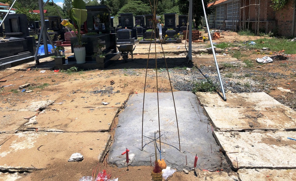 Nạn nhân đã được an táng tại công viên nghĩa trang trên địa bàn huyện Bến Lức, tỉnh Long An. Tuy nhiên đến thời điểm này vẫn chưa tìm được thân nhân.