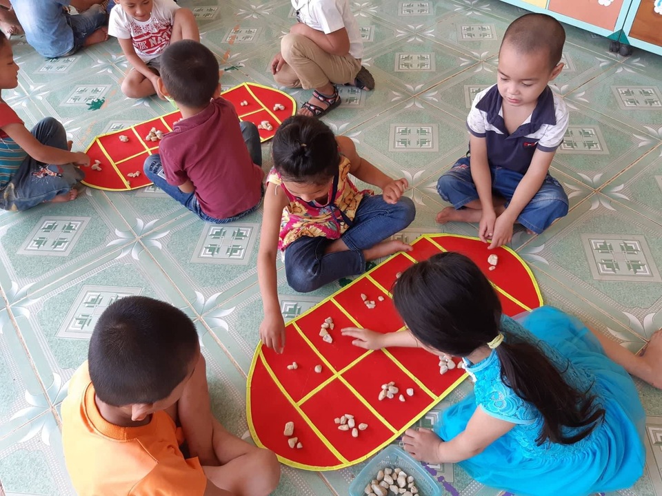 Náo nức ngày khai giảng ở những công trình phòng học mang tên Dân trí - 4 Náo nức ngày khai giảng ở những công trình phòng học mang tên Dân trí - 4