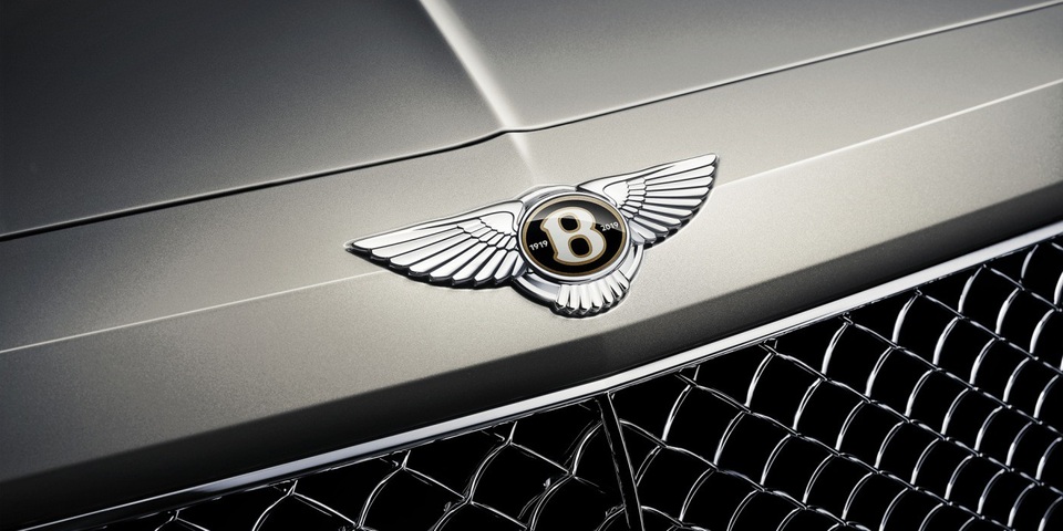 Bentley ra logo đặc biệt Centenary Gold mừng sinh nhật 100 tuổi - 1 Bentley ra logo đặc biệt Centenary Gold mừng sinh nhật 100 tuổi - 1
