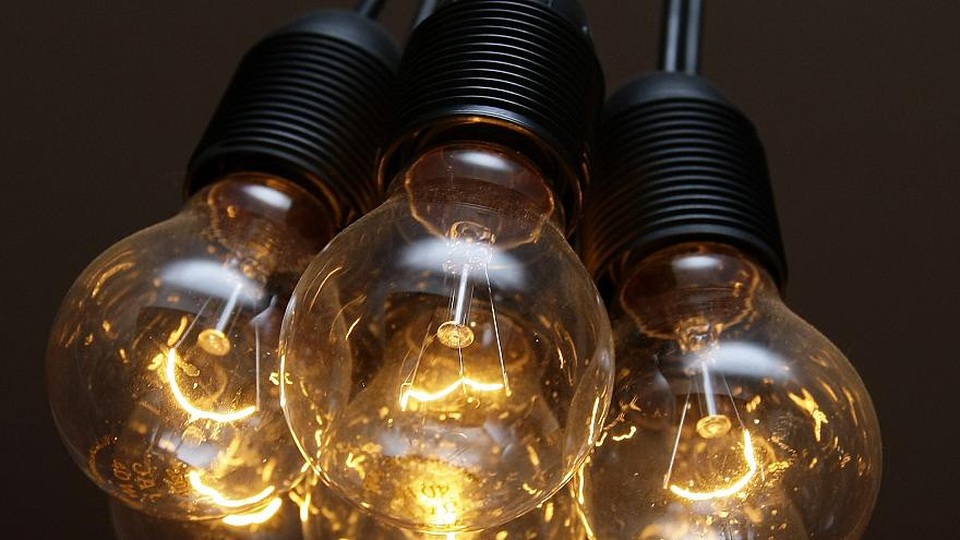 Liên minh châu Âu chính thức cấm lưu hành bóng đèn halogen - 1 Liên minh châu Âu chính thức cấm lưu hành bóng đèn halogen - 1